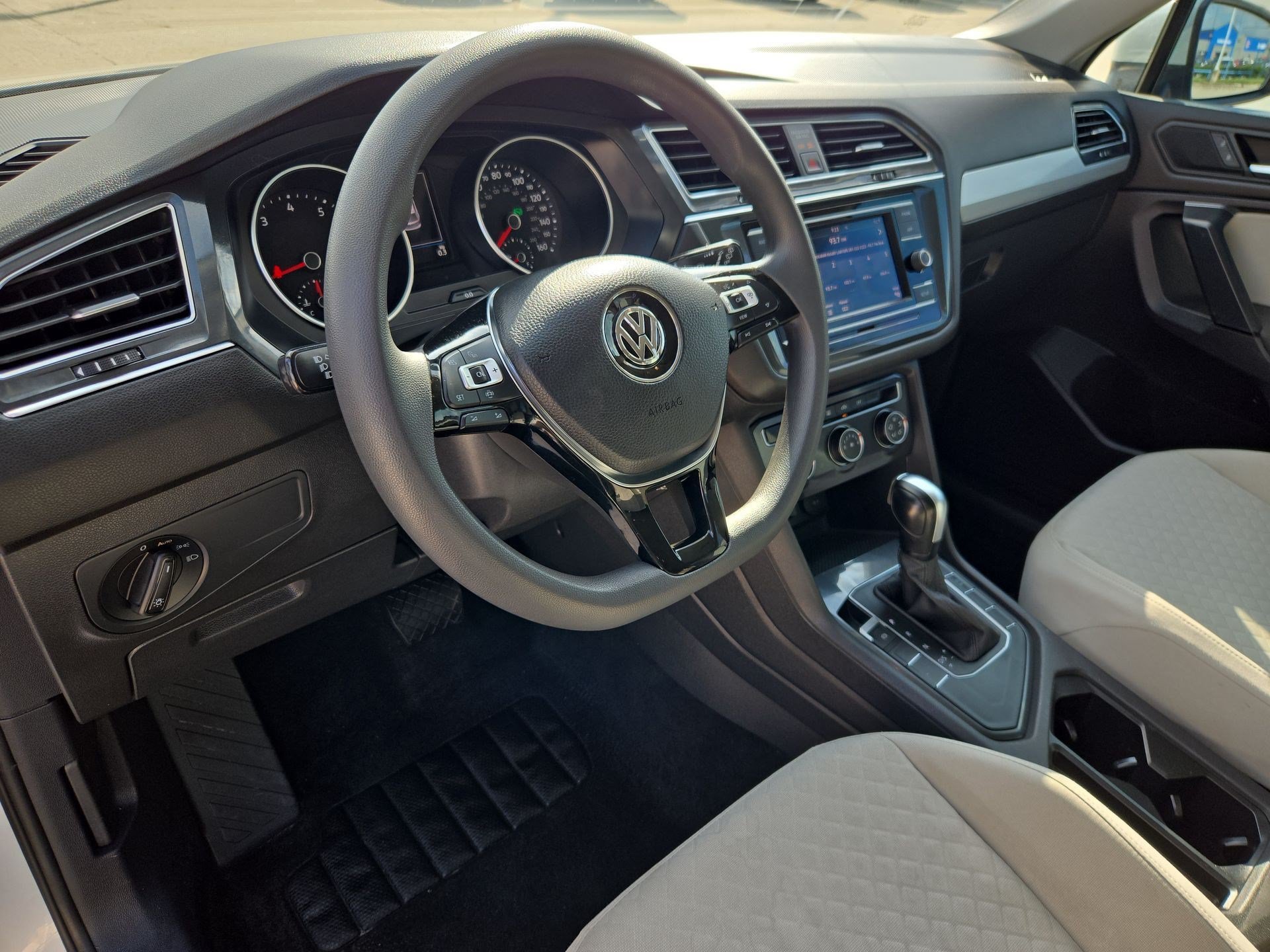 Used 2019 Pure White Volkswagen S image 11