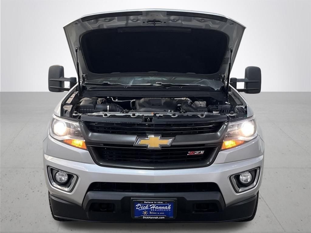 Used 2016 Silver Ice Metallic Chevrolet Z71 image 5