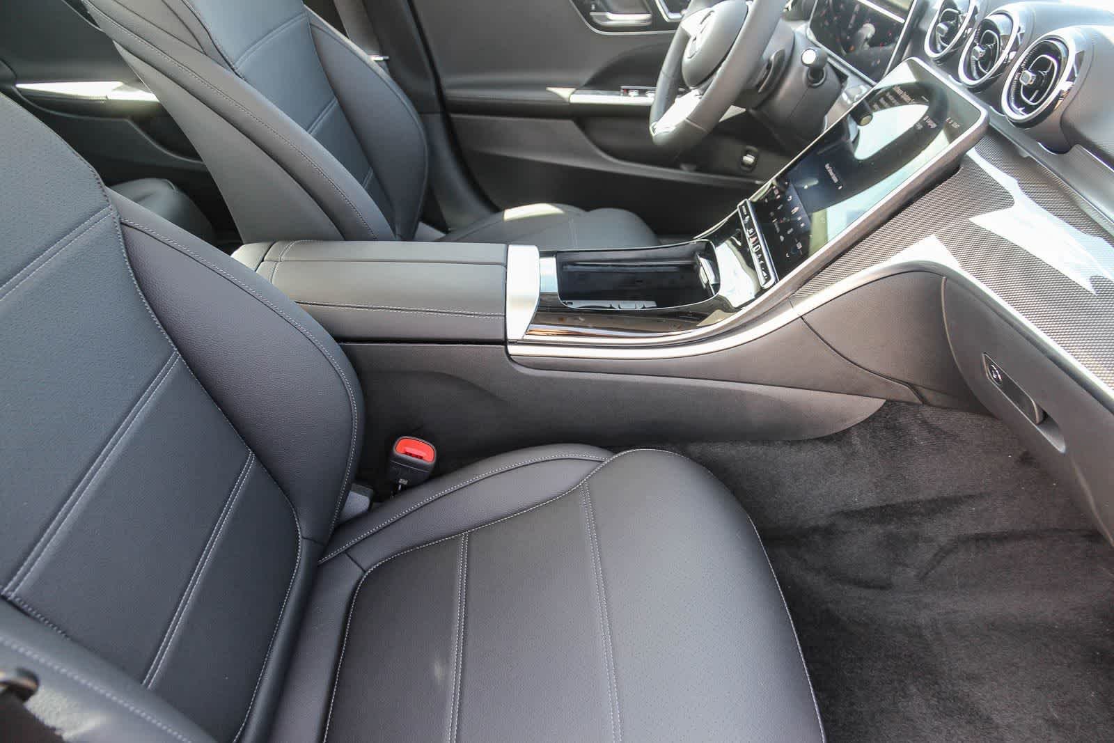 New 2026 MANUFAKTUR Alpine Grey Mercedes-Benz C 300 image 18