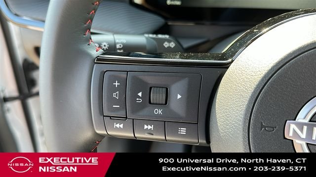 Used 2025 White Nissan SR image 12