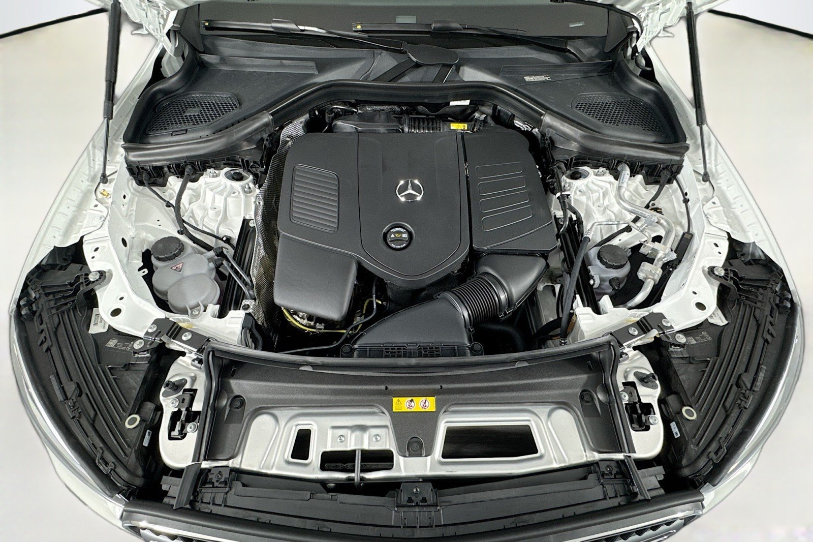 New 2026 Polar White Mercedes-Benz GLC 300 SUV image 6