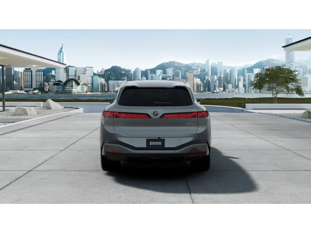 New 2027 Space Silver Metallic BMW  image 5