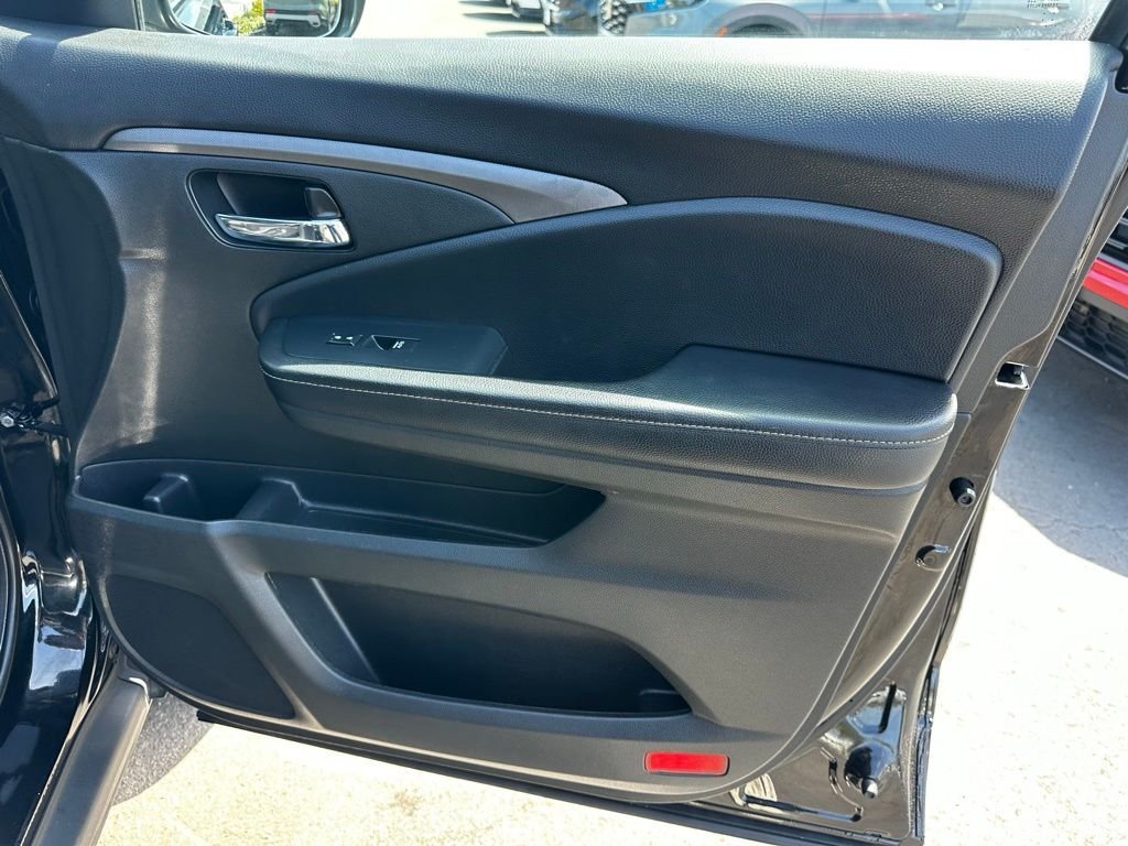 Used 2023 Crystal Black Pearl Honda RTL image 18