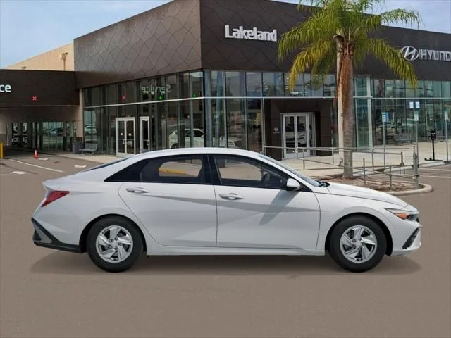 New 2026 Hyundai ELANTRA SE