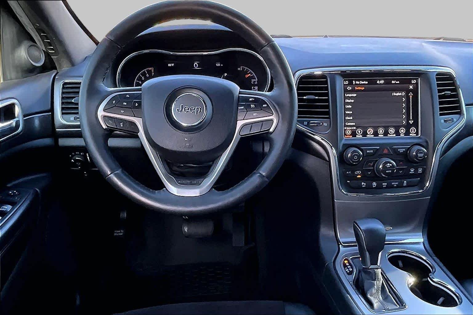Used 2018 Bright White Clearcoat Jeep Altitude image 8