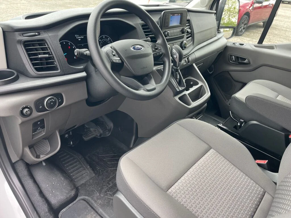 Certified Used 2025 Oxford White Ford  image 5