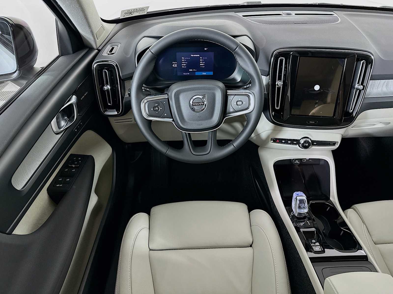 New 2026 Aurora Silver Volvo Ultra image 21