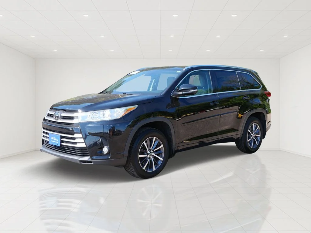 Certified Used 2018 Black Toyota XLE image 2