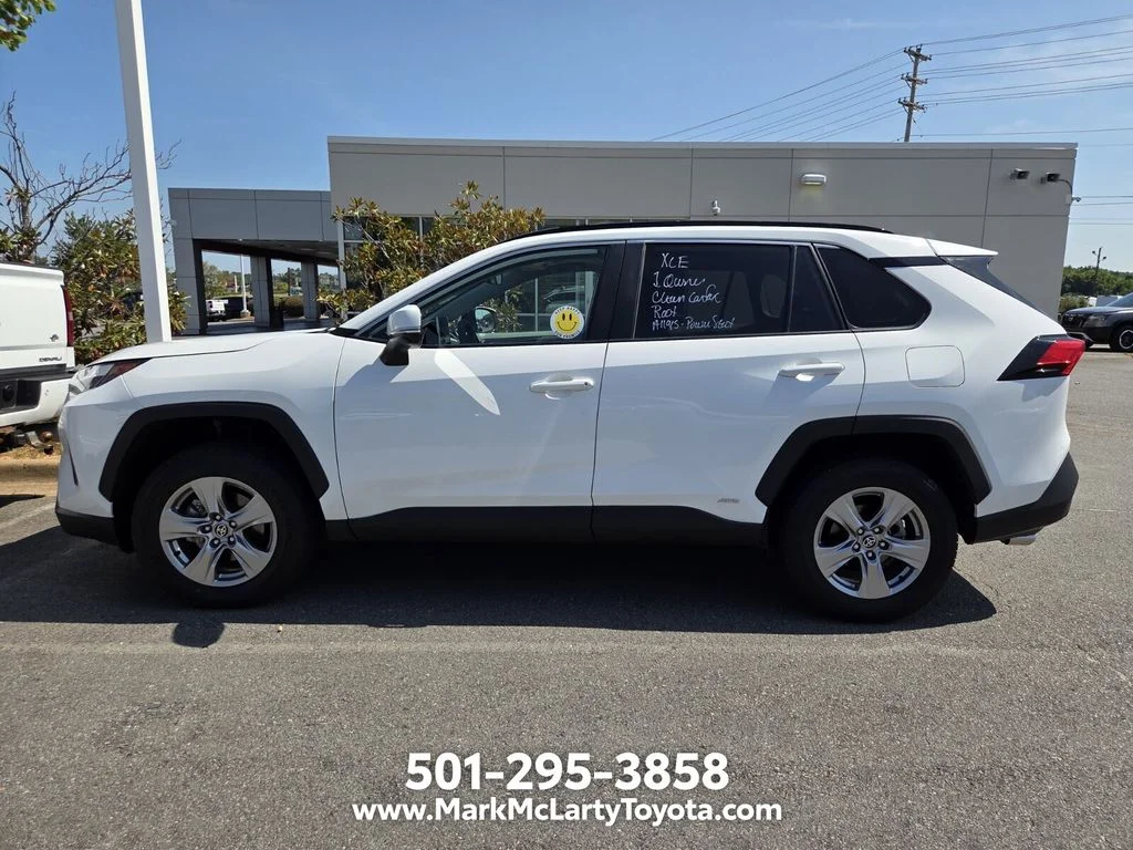 Used 2025 White Toyota XLE image 2
