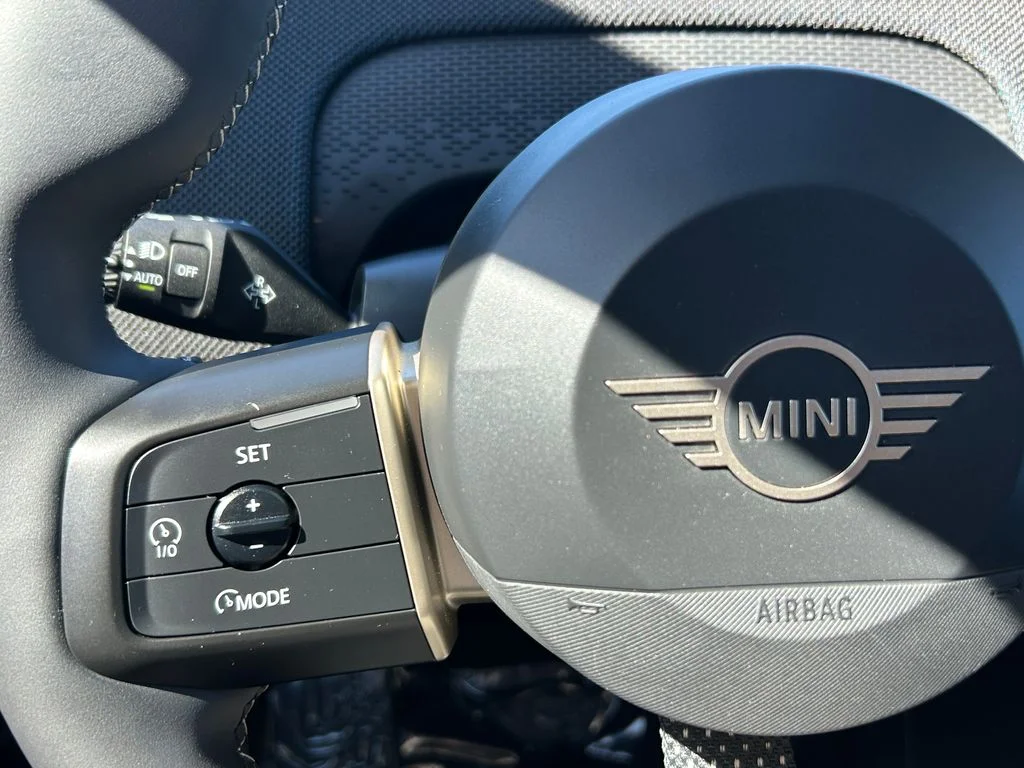 Used 2025 Midnight Black II Metallic MINI Iconic image 19