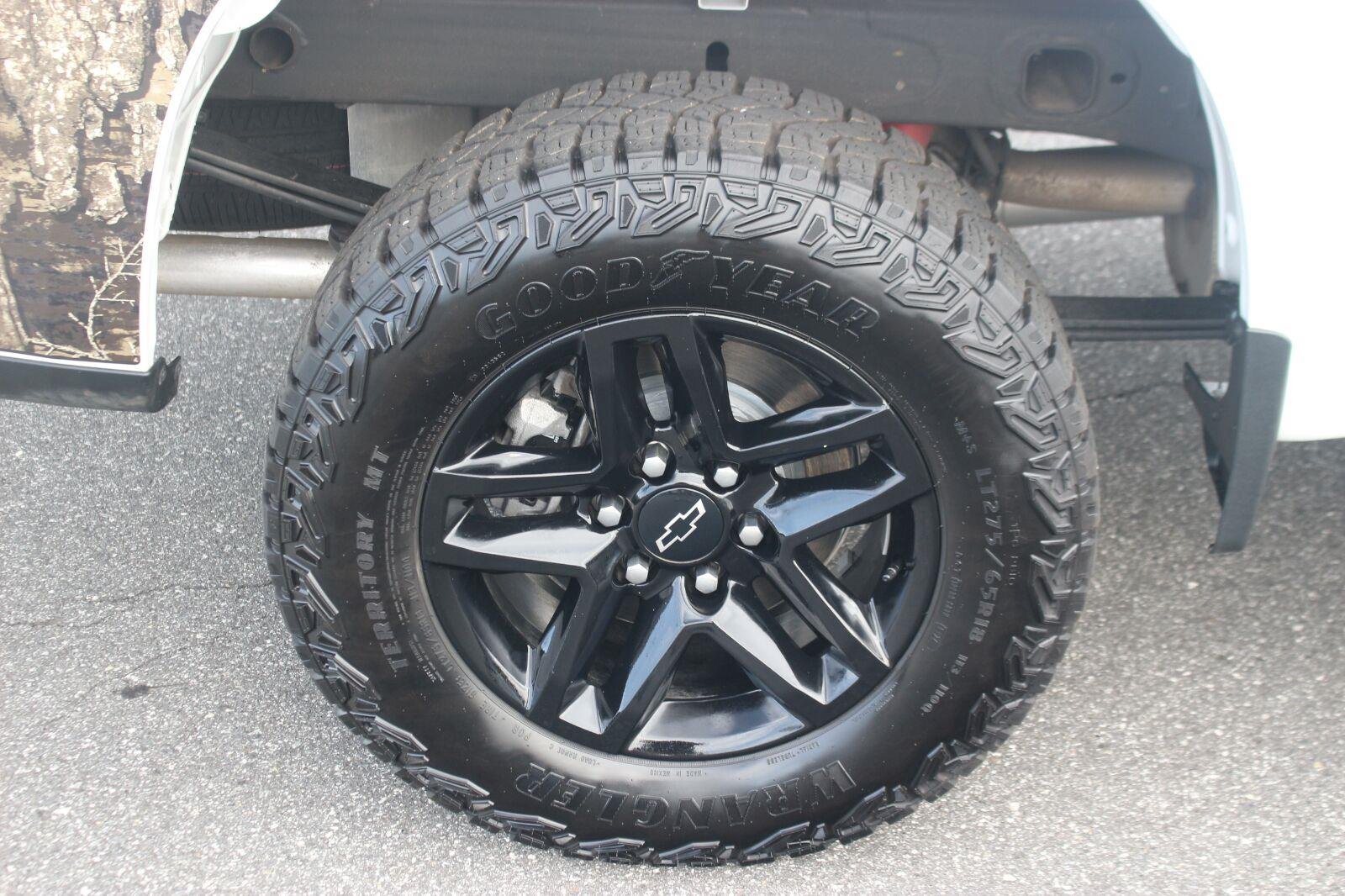 Used 2024 Summit White Chevrolet Custom Trail Boss image 37
