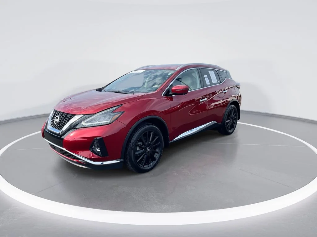 Used 2023 Red Nissan Platinum image 4