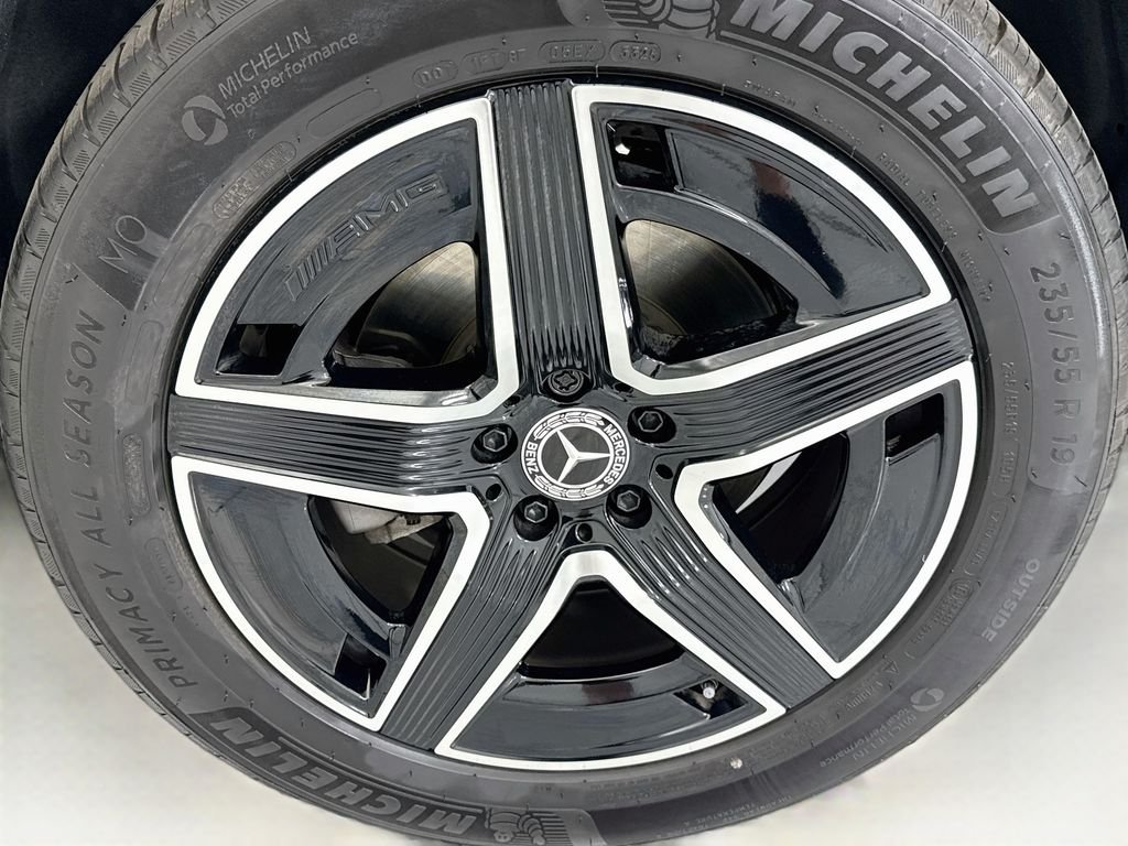 Certified Used 2026 MANUFAKTUR Patagonia Red Metallic Mercedes-Benz GLC 300 image 30