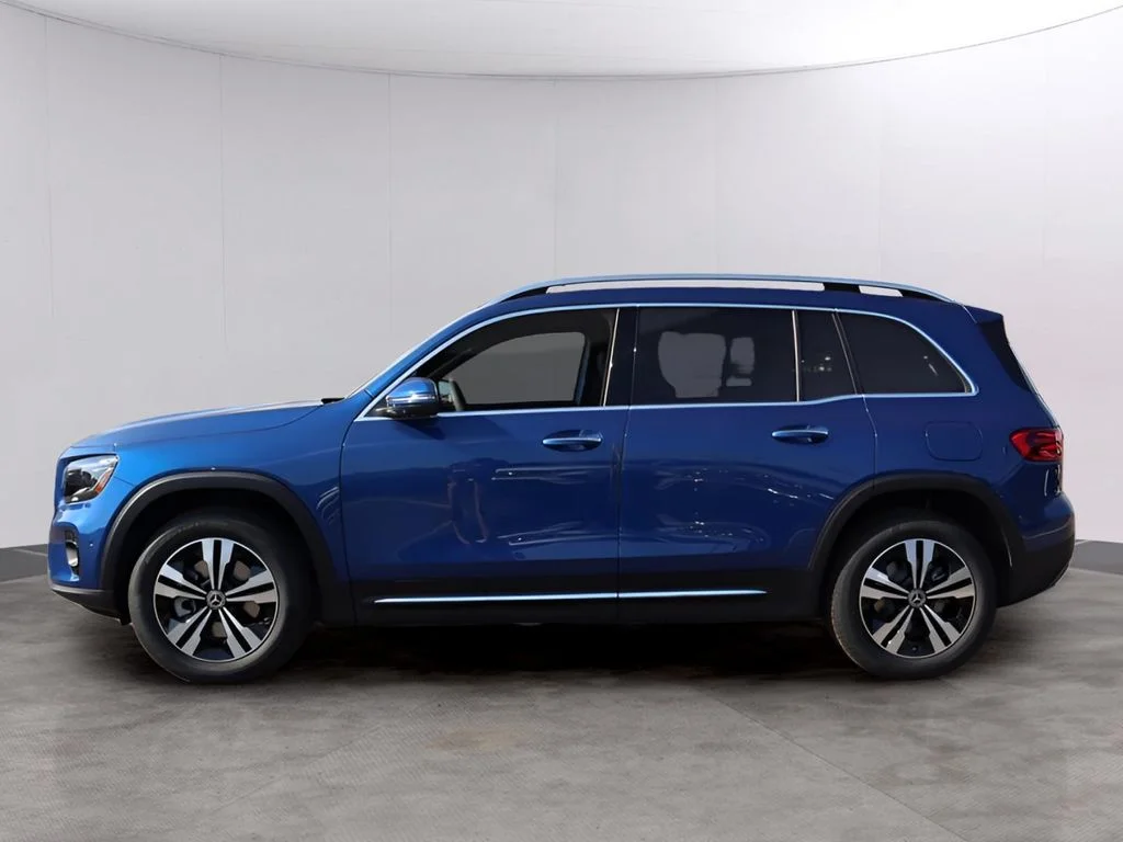 Used 2026 Starling Blue Metallic Mercedes-Benz GLB 250 image 4