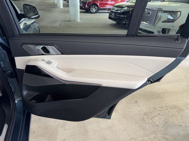 Used 2025 Blue BMW xDrive40i image 15
