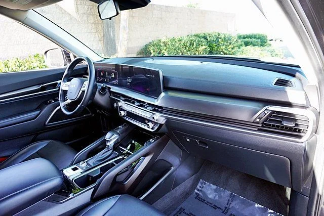 Used 2025 Gray Kia S image 9