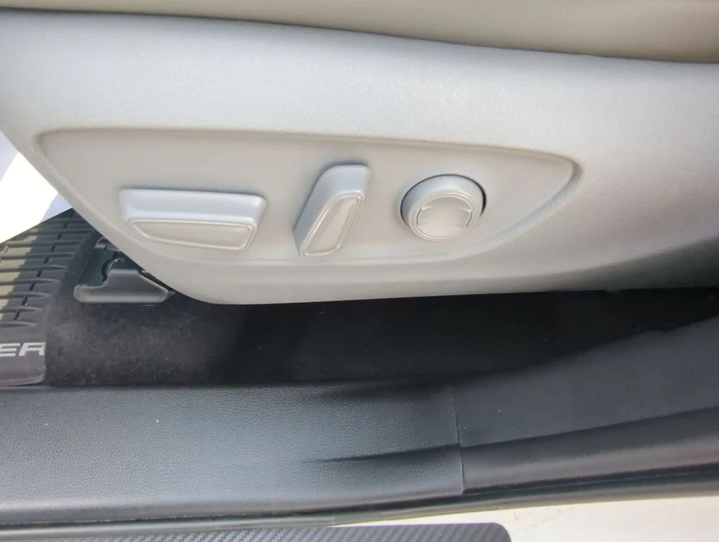 Used 2021 White Toyota XLE image 18