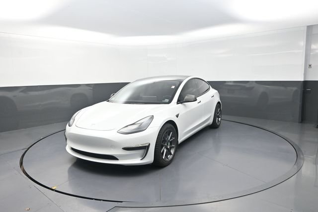 Used 2022  Tesla Long Range image 32