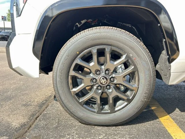 New 2026 Wind Chill Pearl <sup>1</sup> Toyota Tundra Platinum image 12