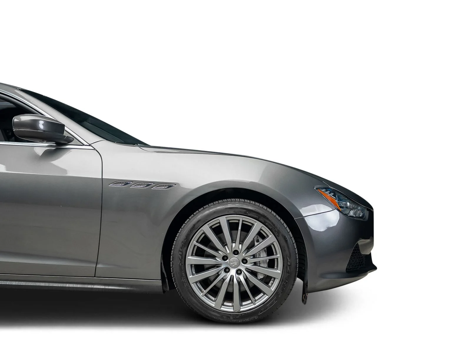 Used 2017 Gray Maserati Base image 31