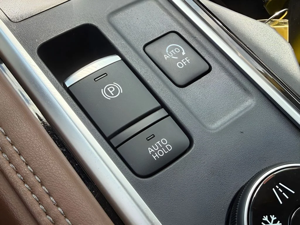 Used 2024 Pearl White Tricoat Nissan Platinum image 28