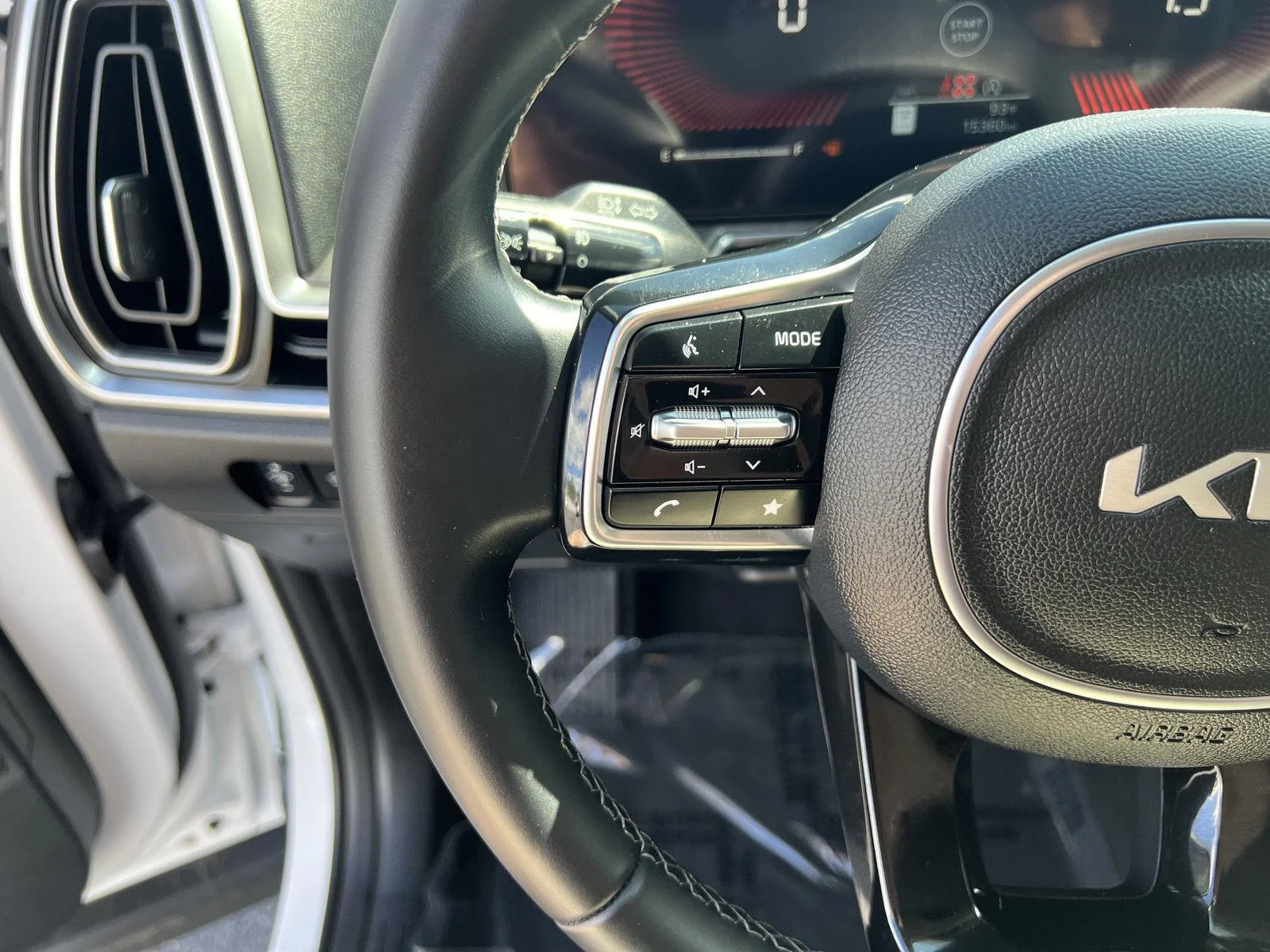 2024 Kia Sorento X-Line EX - Photo 22