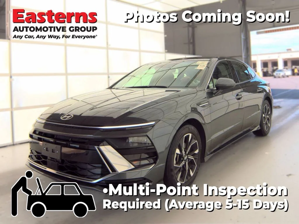 Used 2025 Gray Hyundai SEL image 1
