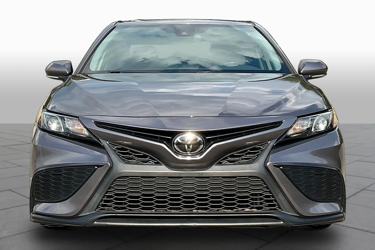 Used 2024 Predawn Gray Mica Toyota SE image 4