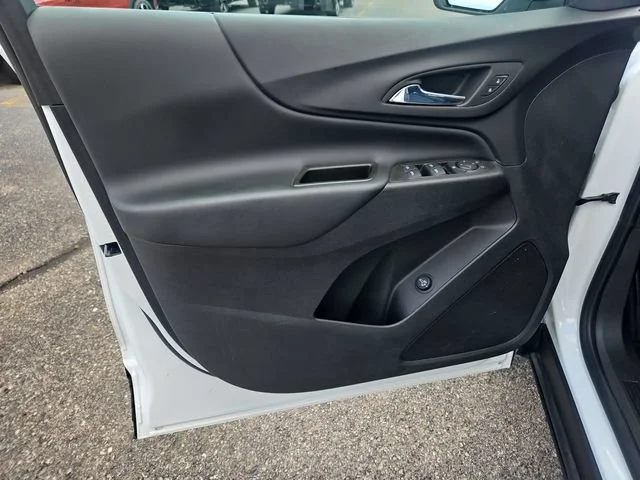 Used 2024 Summit White Chevrolet LT image 10