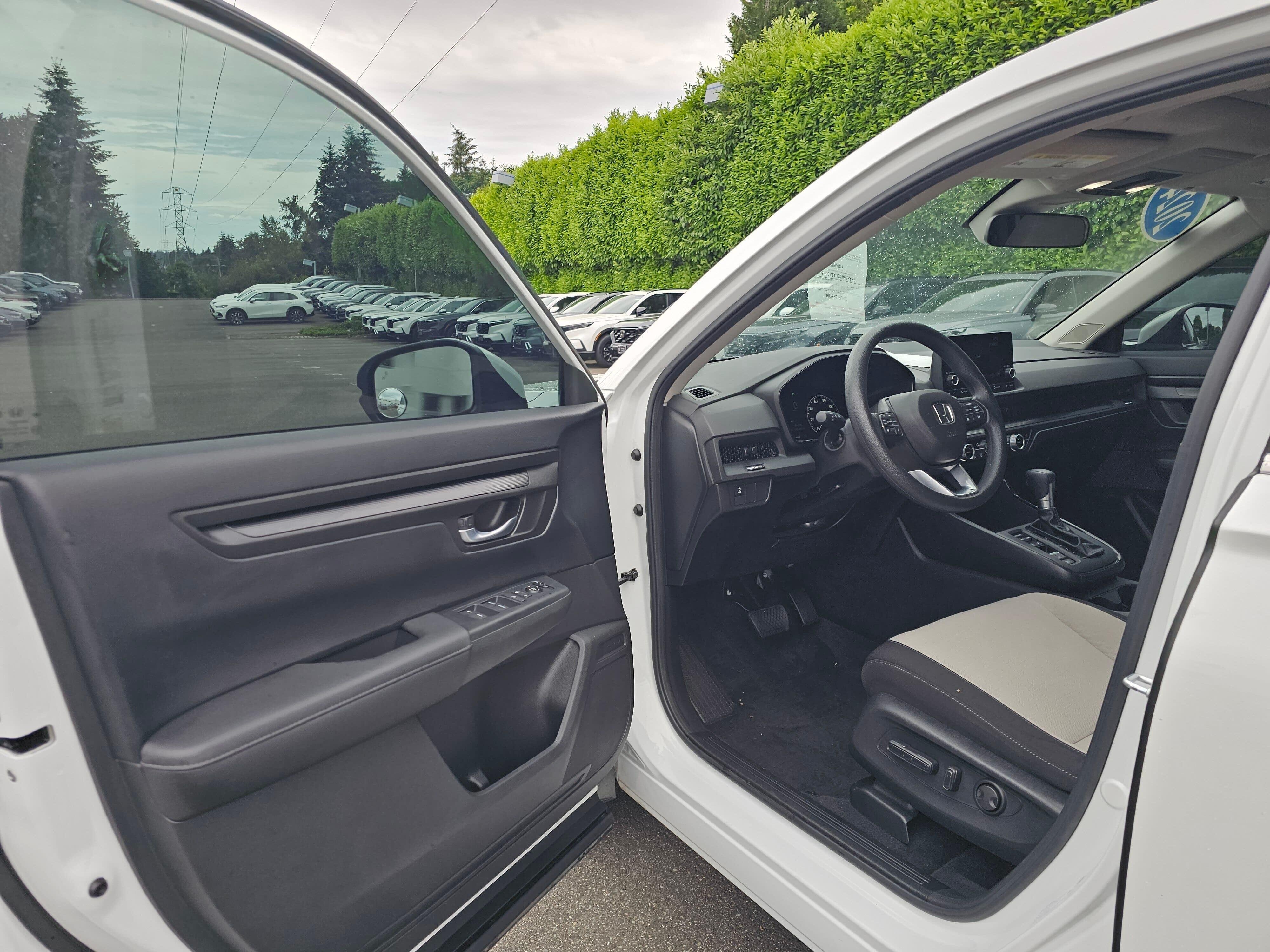 Used 2023 Platinum White Pearl Honda EX image 20