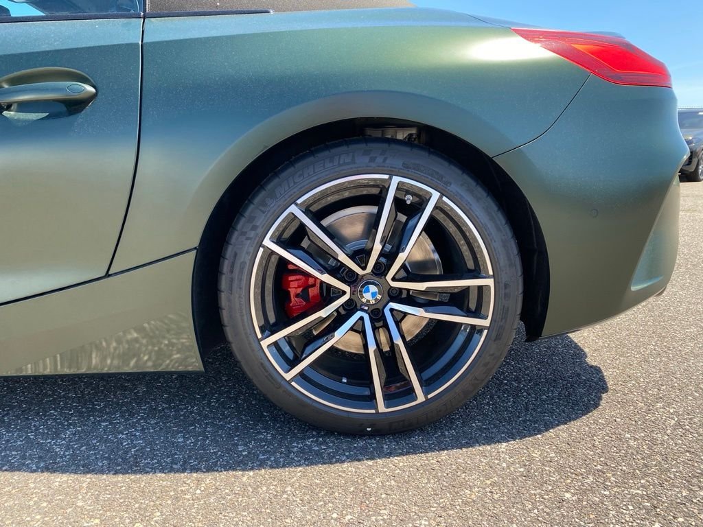 New 2026 Frozen Deep Green Metallic BMW M40i image 8