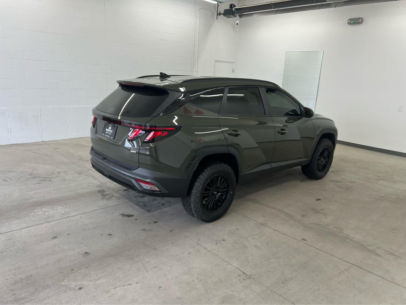 Used 2025 Rockwood Green Hyundai SEL image 4