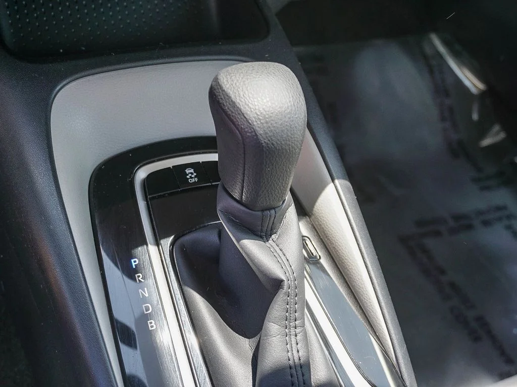 Used 2021 White Toyota LE image 22