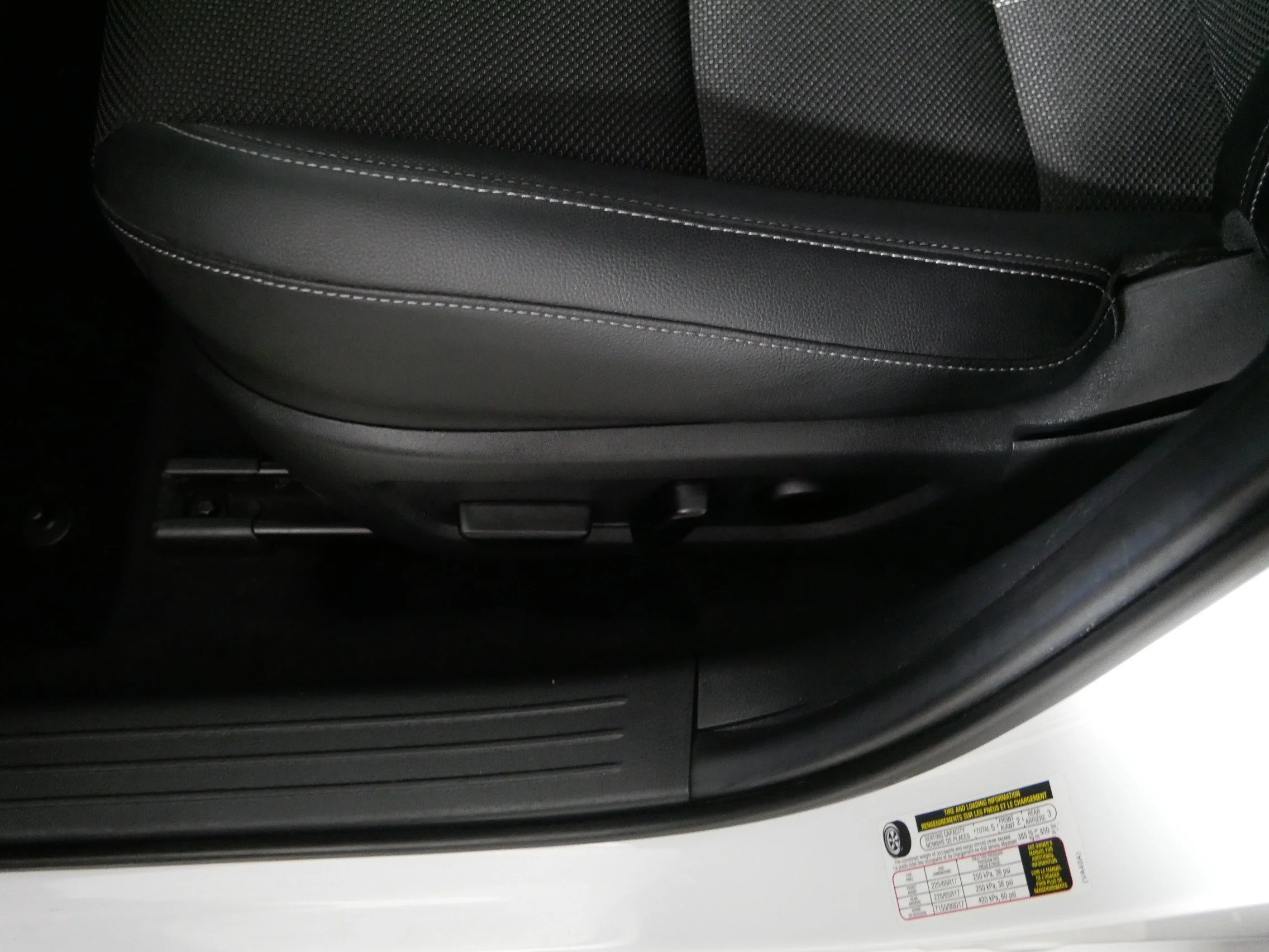 Used 2024 Wind Chill Pearl Mazda 2.5 S Preferred Package image 20