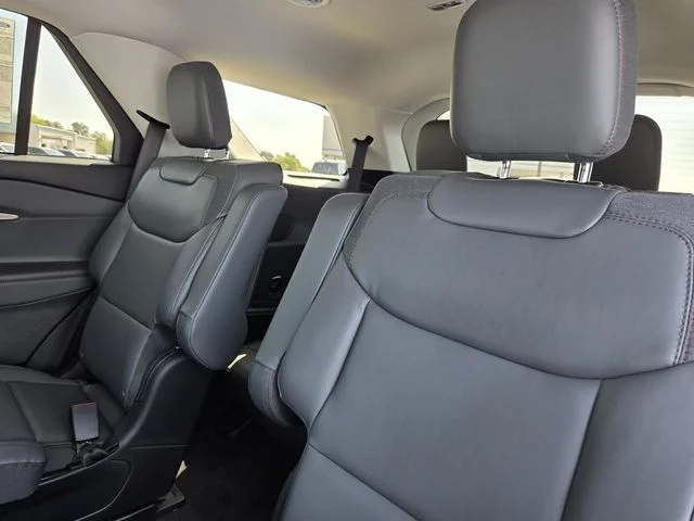 New 2026 Space White Metallic Ford Active image 27