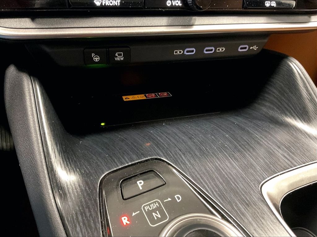 Used 2023 White Lexus 450e Luxury image 27