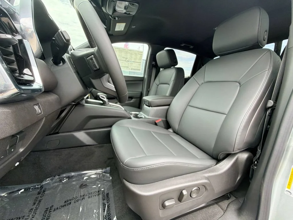 New 2026 Sterling Metallic GMC Elevation image 23