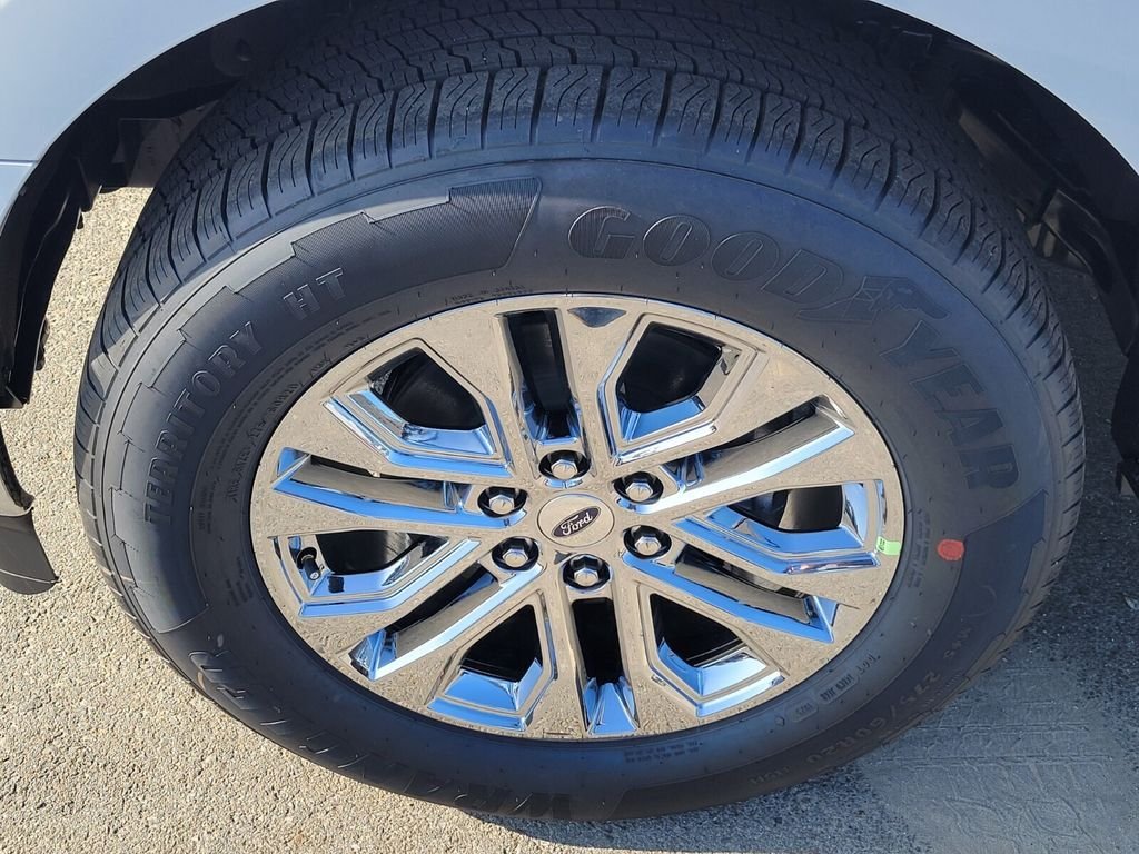 2025 Ford F-150 XLT - Photo 12