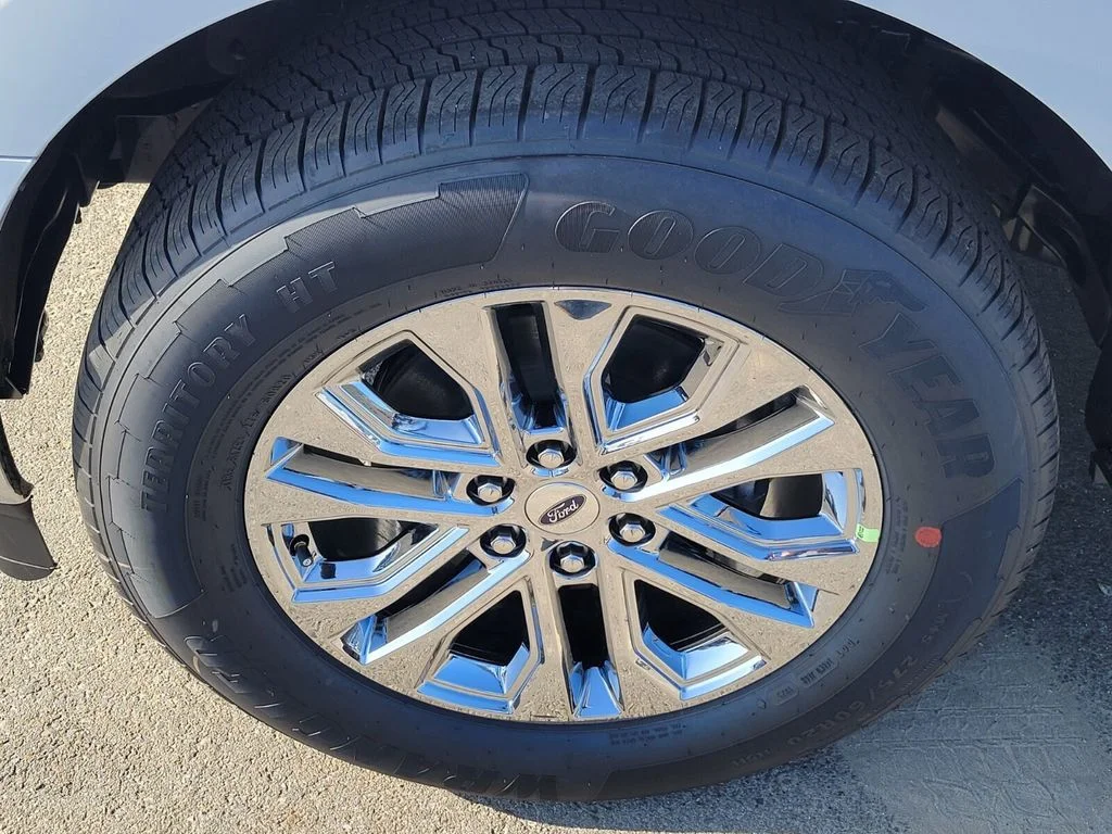 2025 Ford F-150 XLT - Photo 12