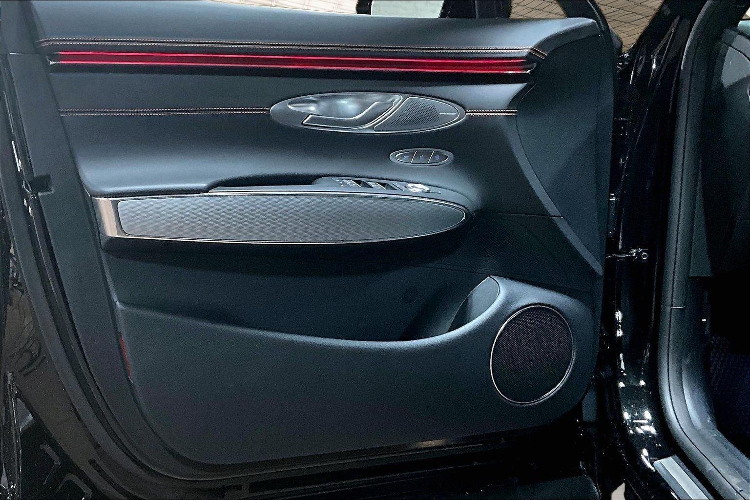 New 2026 Vik Black Genesis 2.5T SPORT PRESTIGE image 9