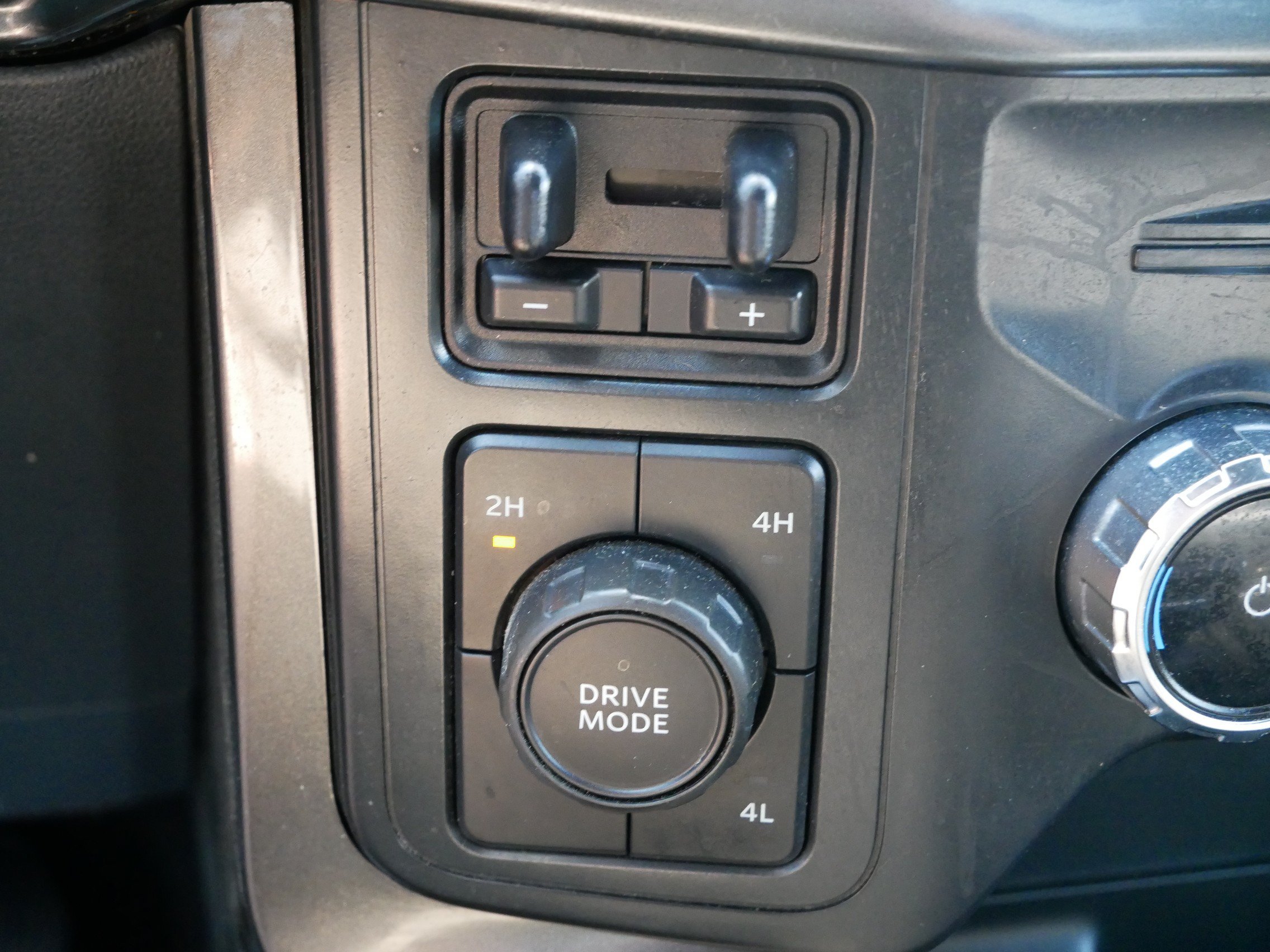 Used 2022 Black Ford XL image 24