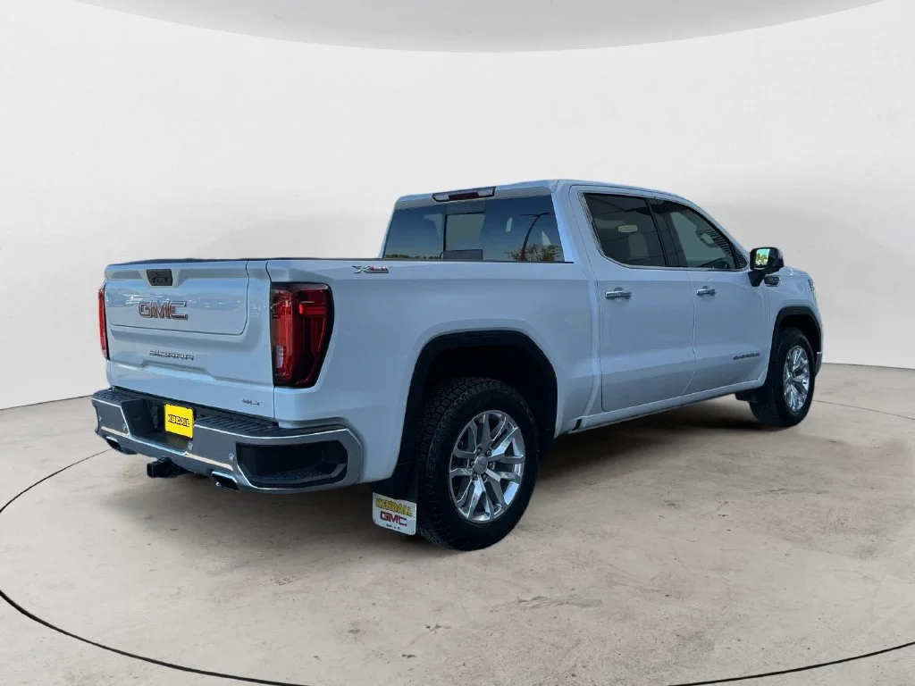 Used 2021 WHITE FROST TRICOAT GMC SLT image 8