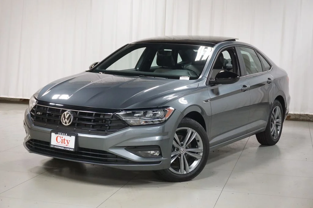 Used 2019 Platinum Gray Metallic Volkswagen R-Line image 13