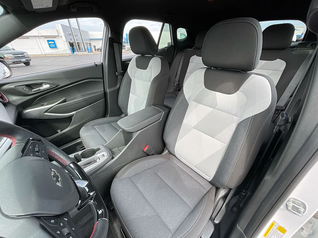 Used 2024 Summit White Chevrolet RS image 18
