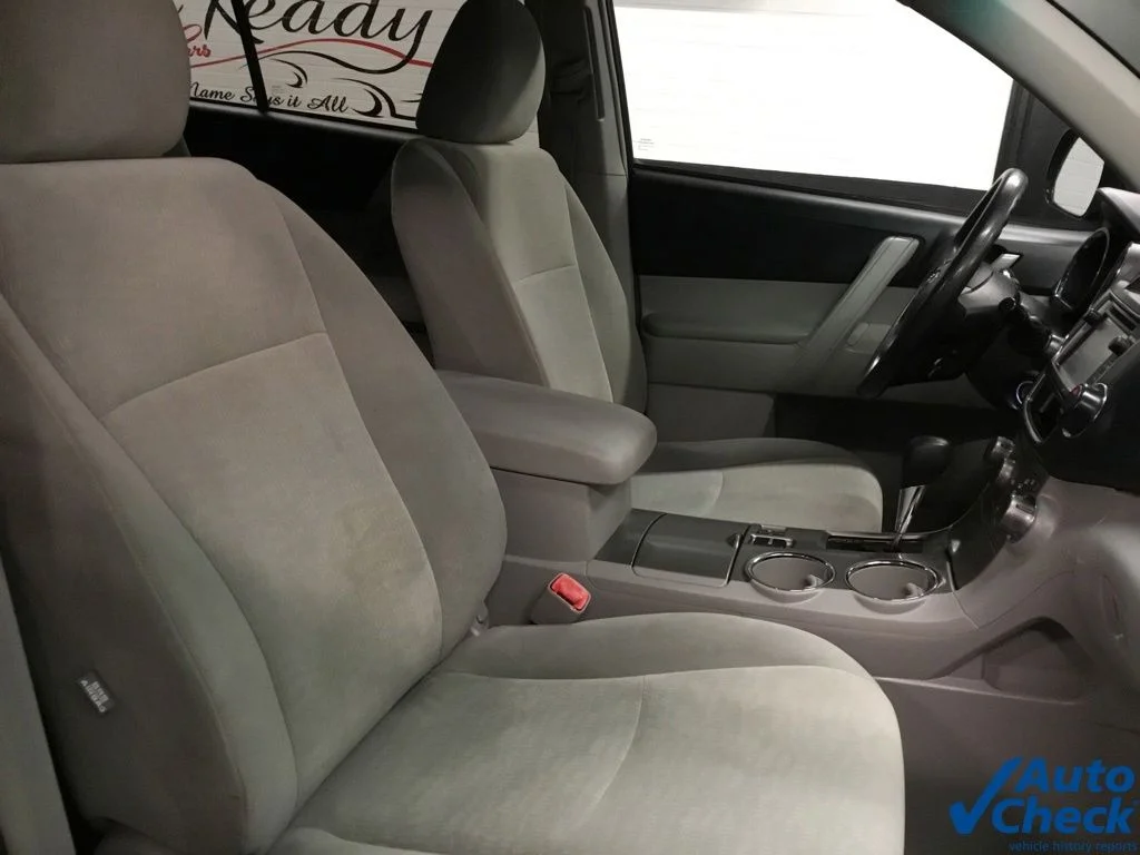 Used 2013 Black Toyota Base Plus V6 image 34
