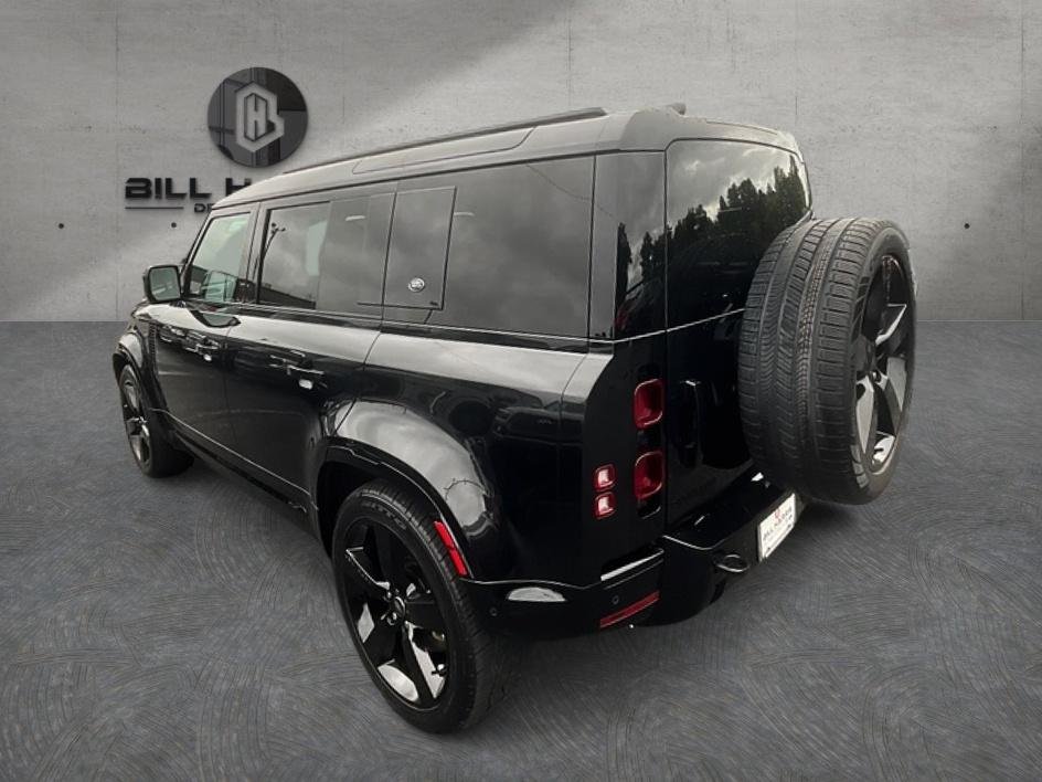 Used 2024 Black Land Rover X-Dynamic SE image 10