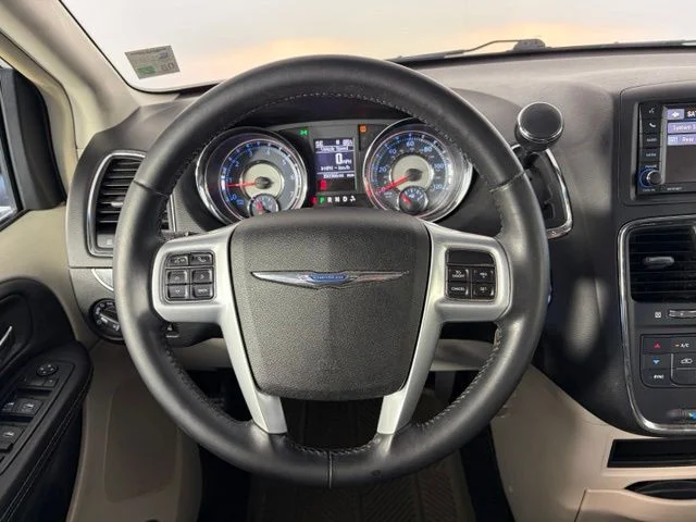 Used 2013 White Chrysler Touring image 25