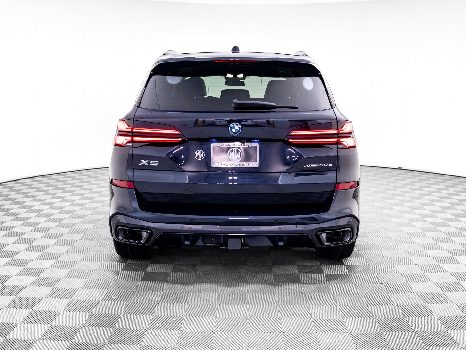 New 2026 Carbon Black Metallic BMW xDrive50e image 5
