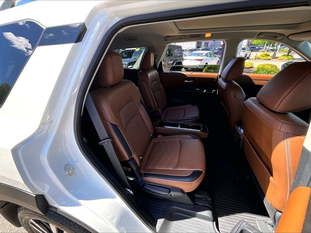Certified Used 2023 White Nissan Platinum image 16