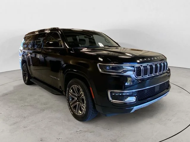 Used 2024 Diamond Black Crystal Pearlcoat Jeep Series II image 9